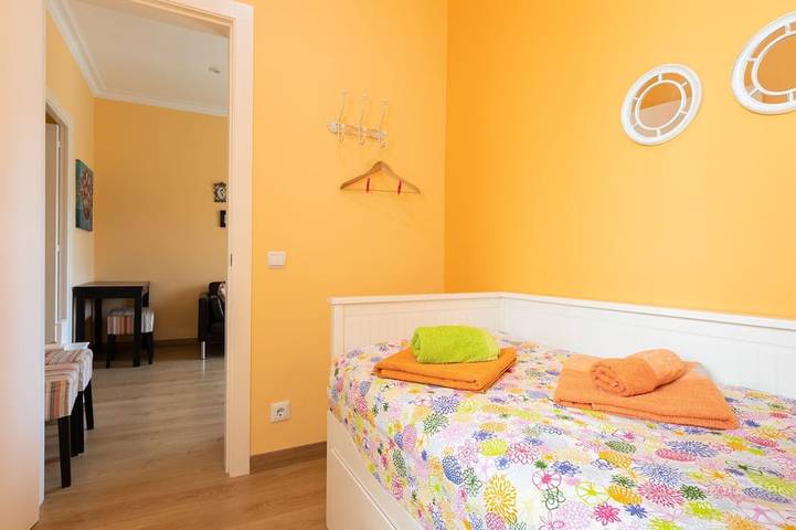 Appartement entier, Casa Flors - 2 bedroom apartment with free wifi in Barcelona Centre, Barcelone