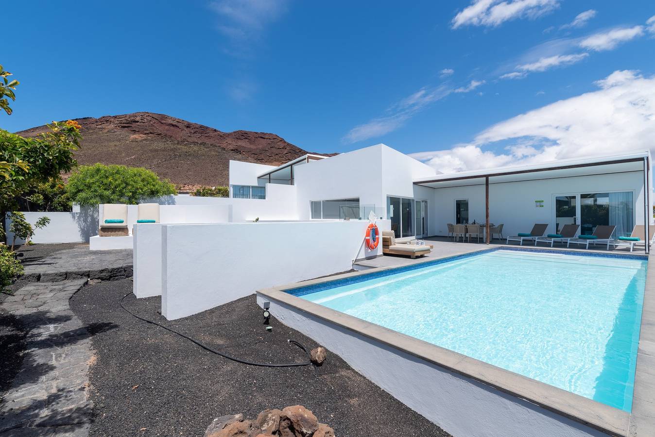 Villa de vacances « Ereza Villas Royal Deluxe Hoopoe-10 » avec vue sur la montagne, Wi-Fi et climatisation in Montaña Roja, Yaiza