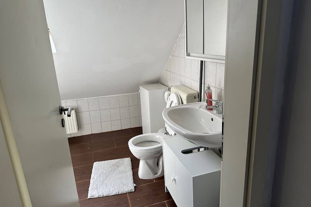 Ganze Wohnung, Schöne Dg Wohnung in Mg Zentrum in Mönchengladbach, Niederrhein