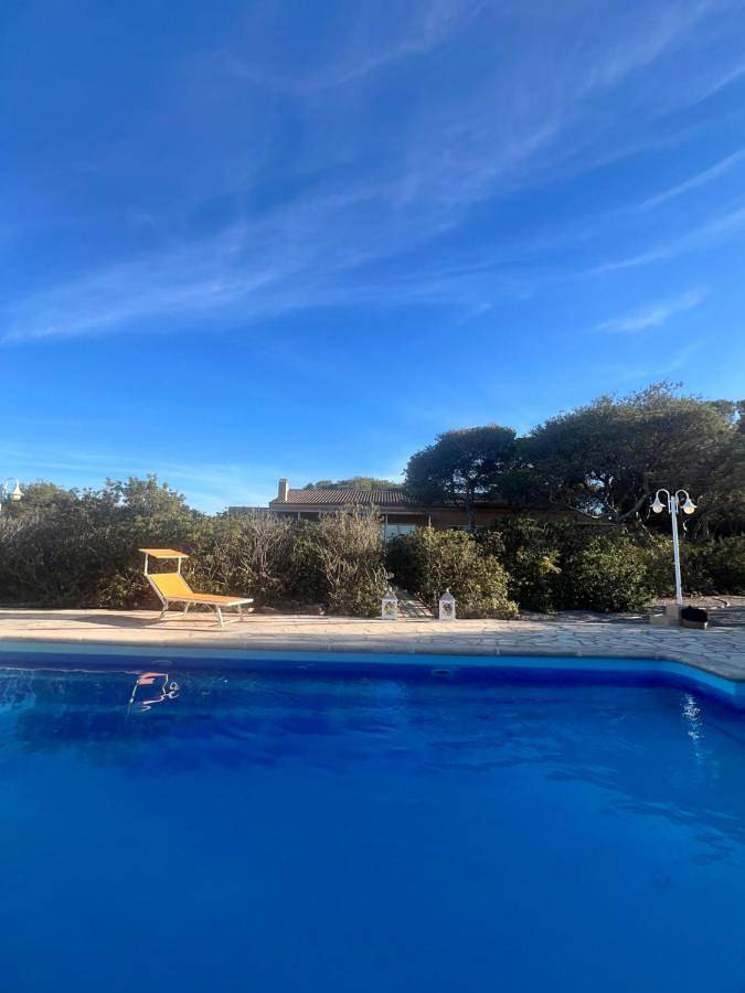 Villa para 10 pessoas, com piscina e jardim, com animais de estimação em Formentera