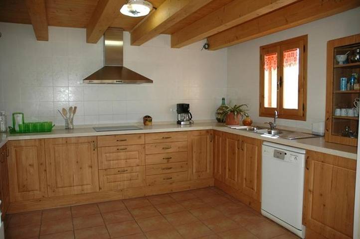 Casa rural para 18 personas, con vistas además de jardín y piscina en Noguera - 4