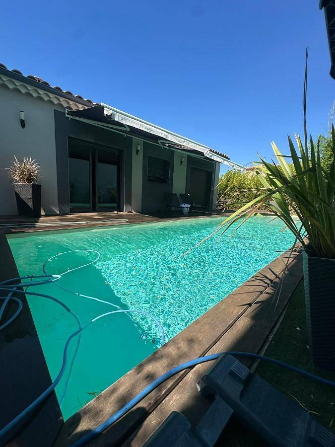 Location de vacances pour 4 personnes, avec piscine ainsi que terrasse et jacuzzi à Pierrelatte - 2