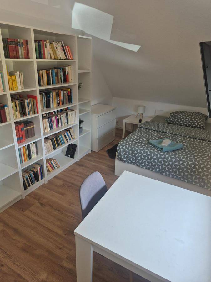 Ganze Wohnung, Three-Bedroom Apartment in Osnabrück, Niedersachsen