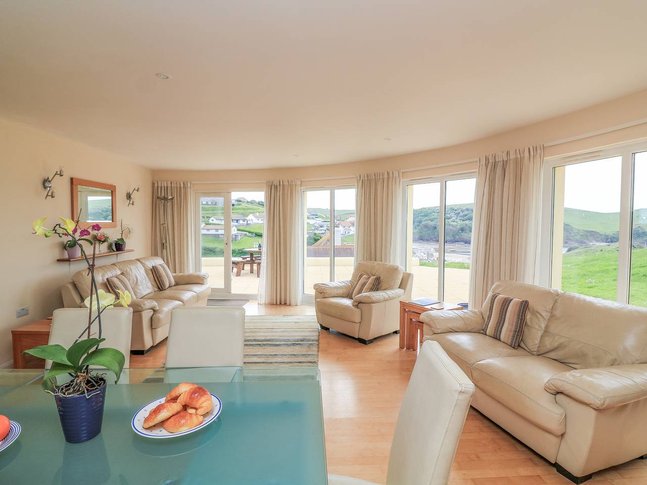 2 Sea Gardens in South Huish, Hope Cove