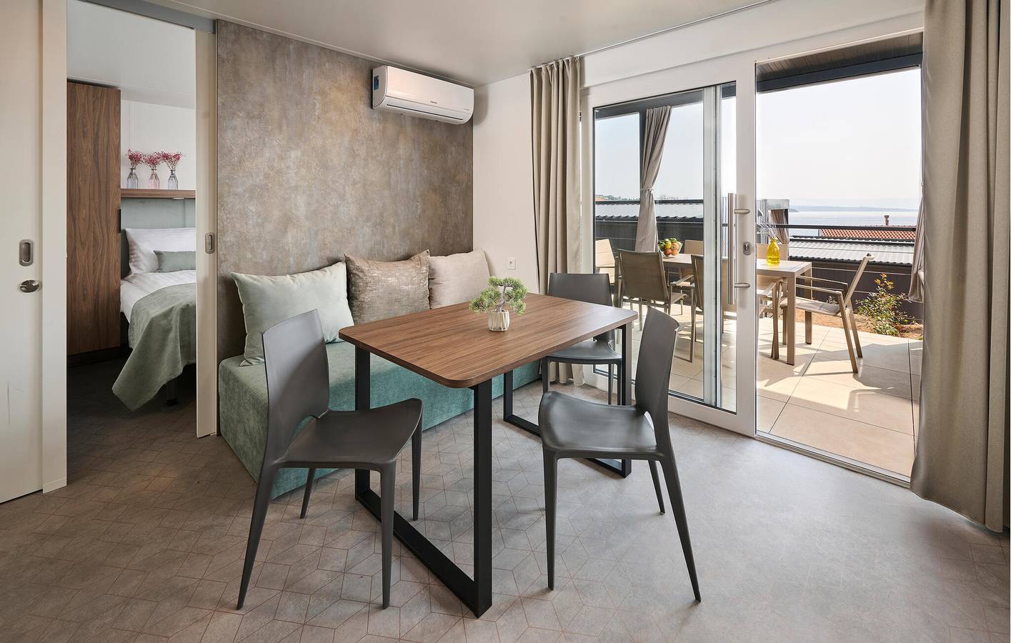 Acogedor apartamento con piscina, terraza y acceso a la playa - Njivice in Njivice, Krk (isla)