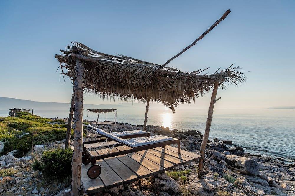 Cozy  glamping tent  in Hvar island with sea view in Vrboska, Hvar