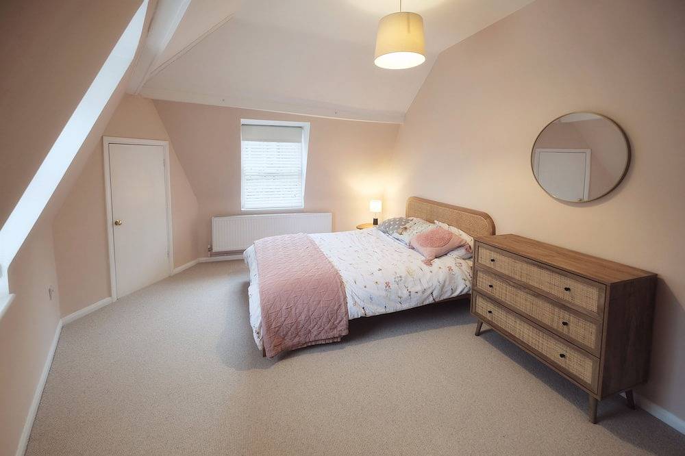 Ramsgate - Coastal Cottage Escape - Pet Friendly with Parking in Ramsgate, Kent