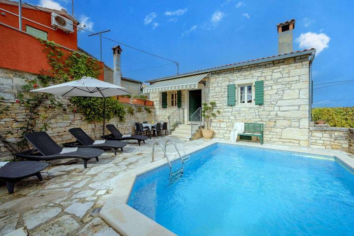 Location de vacances pour 4 personnes, avec jardin à Tinjan - 4