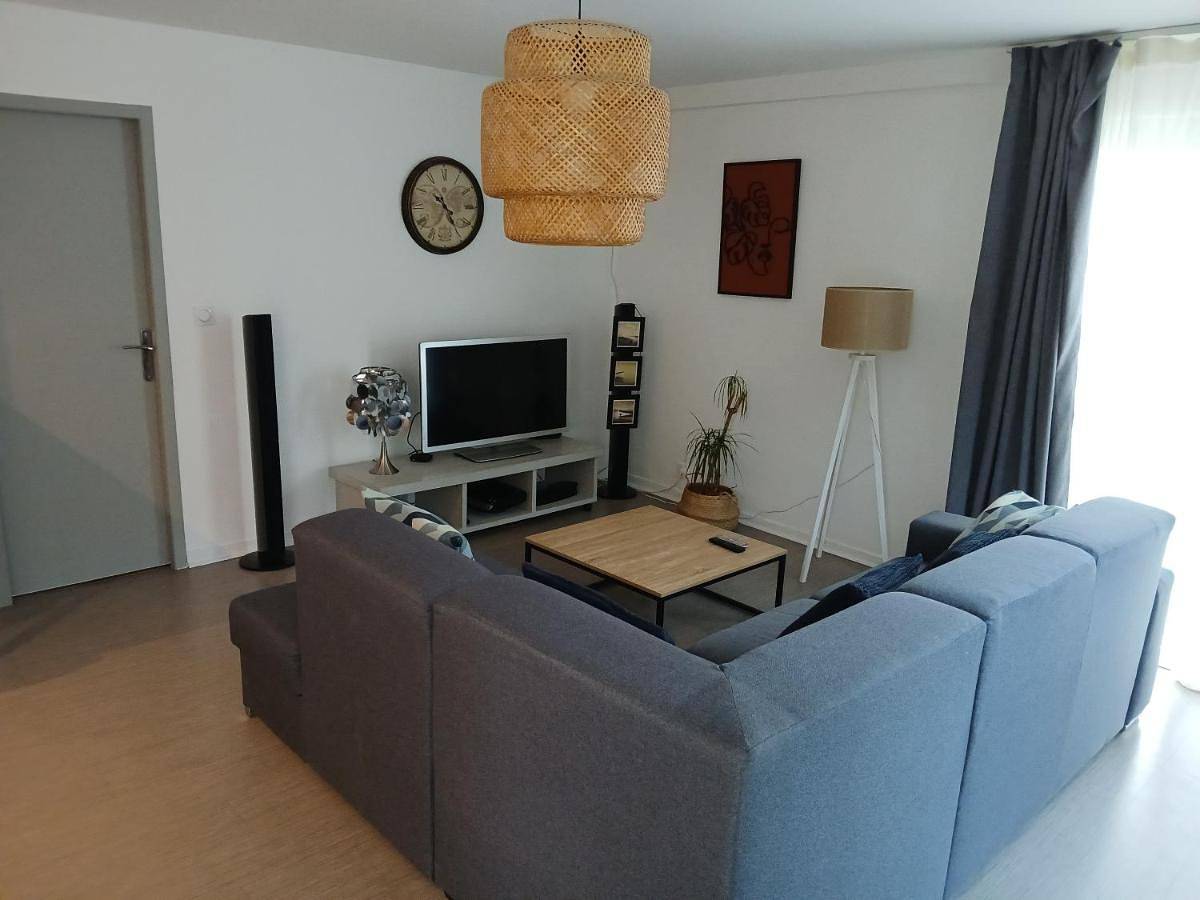 Appartement entier, Three-Bedroom Apartment in Miribel, Ain