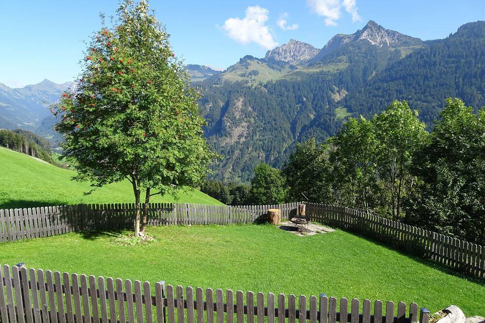 Selbstversorger Ferienhaus (ca.130m² Wf), ideal für 2 bis 3 Familien. in Blons, Bezirk Bludenz