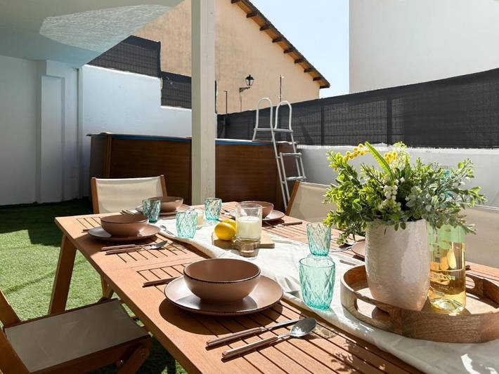 Appartement de vacances pour 6 personnes, avec jardin ainsi que vue et piscine, animaux acceptés - 1