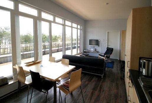 Ganze Wohnung, Elegantes Penthouse-Appartement mit Dachterrasse und Meerblick in Juliusruh, Rügen