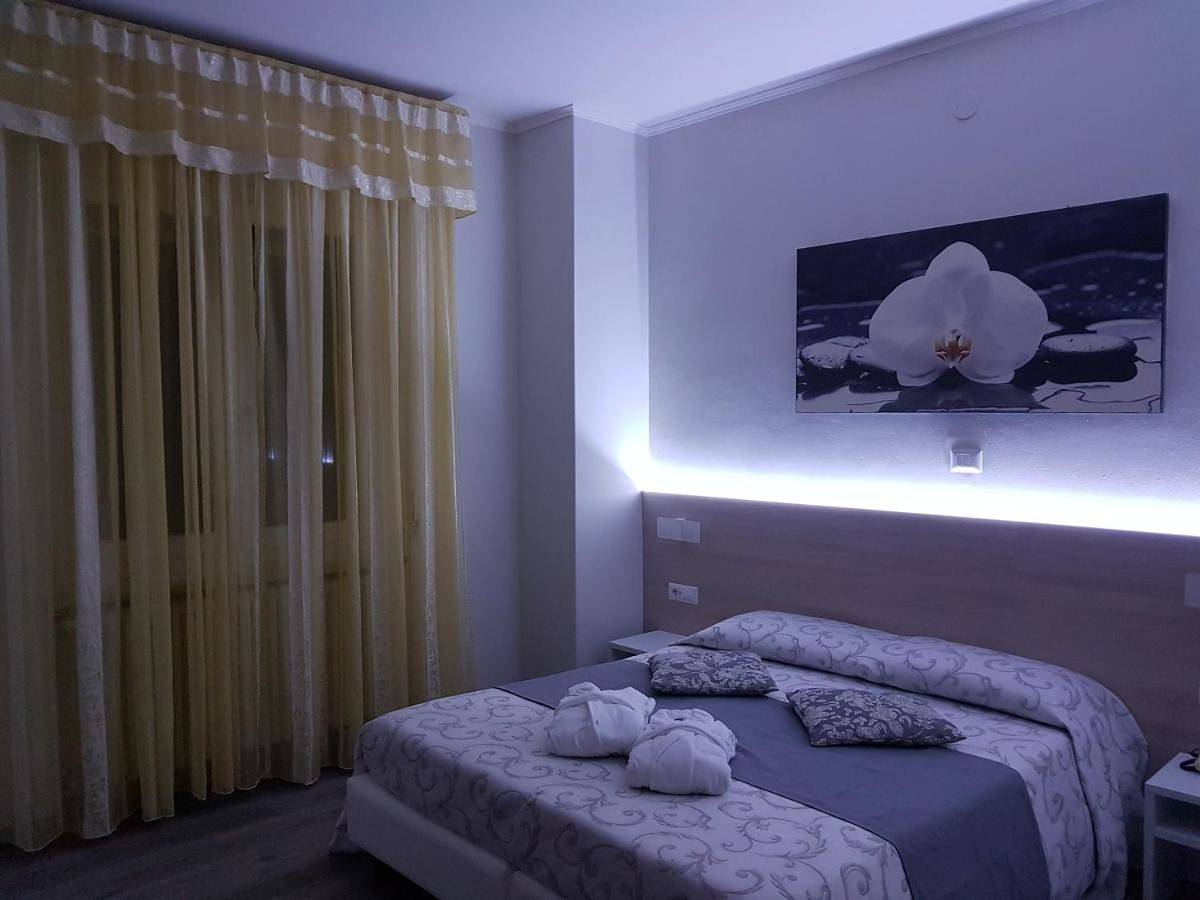 Albergo Paradiso in Maccagno, Maccagno con Pino e Veddasca