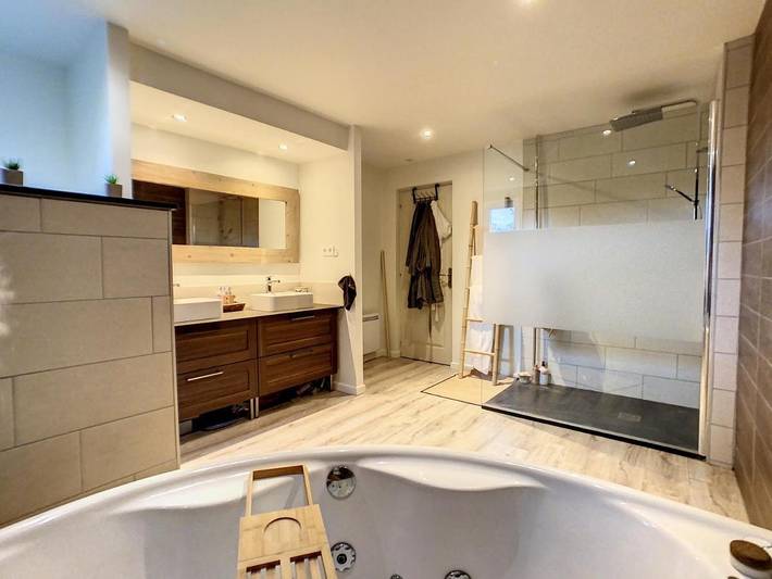 Location de vacances pour 4 personnes, avec jacuzzi et jardin, animaux acceptés à Incourt - 3