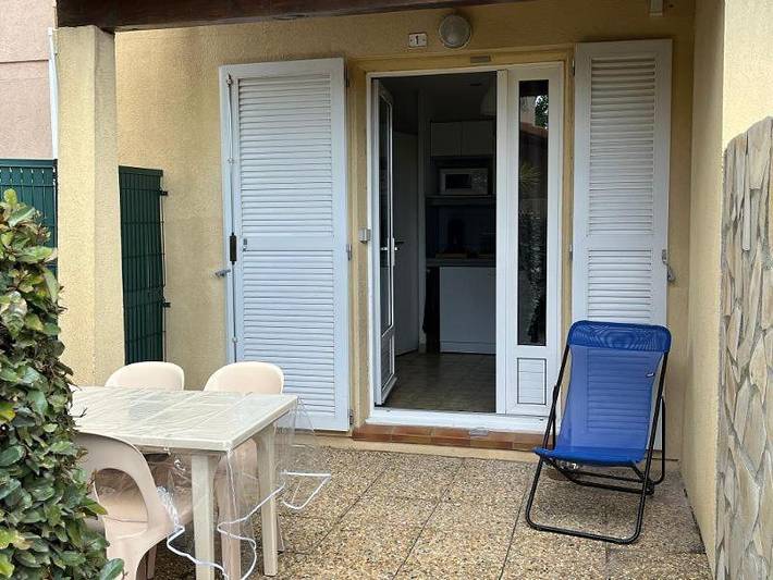 Location de vacances pour 5 personnes, avec vue et bassin pour enfant ainsi que jardin et piscine dans Plage Robinson - 2