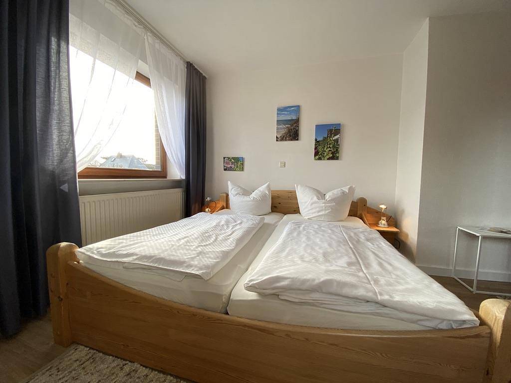 Apartamento vacacional entero, Double room, shower, living room/bedroom in Westerland, Sylt (Gemeinde)