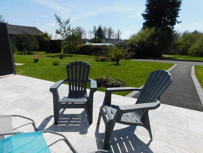 Location de vacances pour 7 personnes, avec piscine ainsi que jardin et terrasse à Guerlesquin - 2