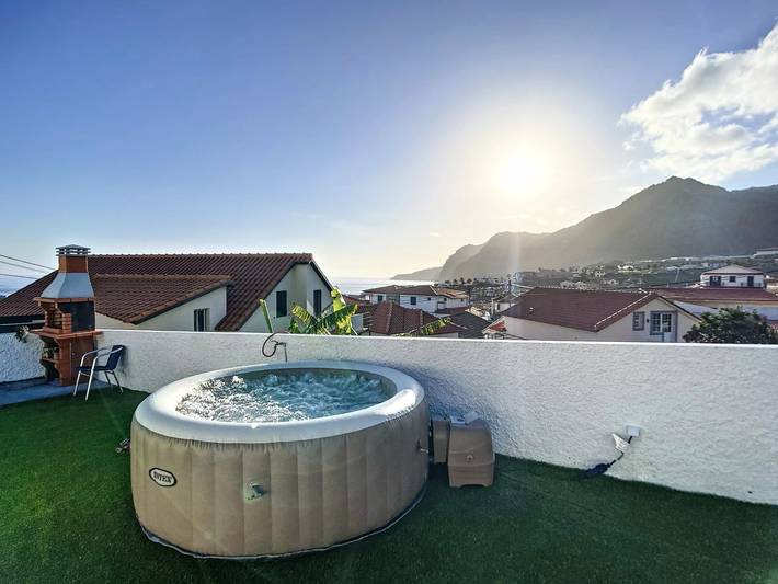 Ferienwohnung für 5 Personen, mit Ausblick und Garten