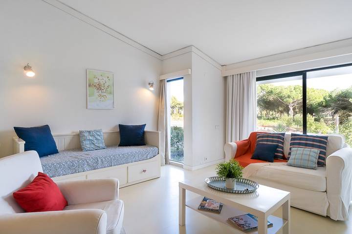 Entire studio, Quinta do Lago Mezzanine Apartment (S02) in Quinta do Lago, Almancil