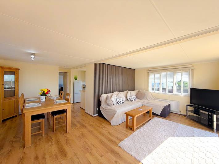 Monkstone Lodge - 3 Bedroom Lodge - New Hedges in Pembrokeshire