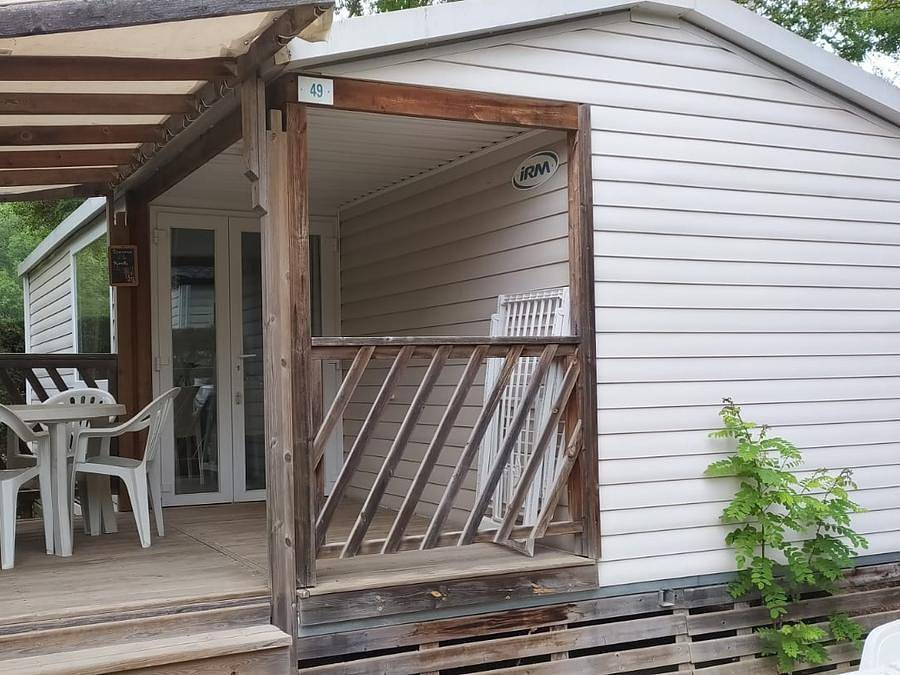 Flower Camping La Rivière - Mobilheim 4 personen - Loggia Confort 24m² (2 Zimmer) + Überdachte Terrasse + Klimaanlage in Saint-Maime, Regionaler Naturpark Luberon