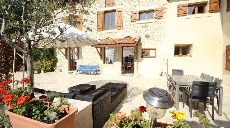Gîte pour 7 personnes, avec piscine ainsi que jardin et terrasse dans la Drôme - 4