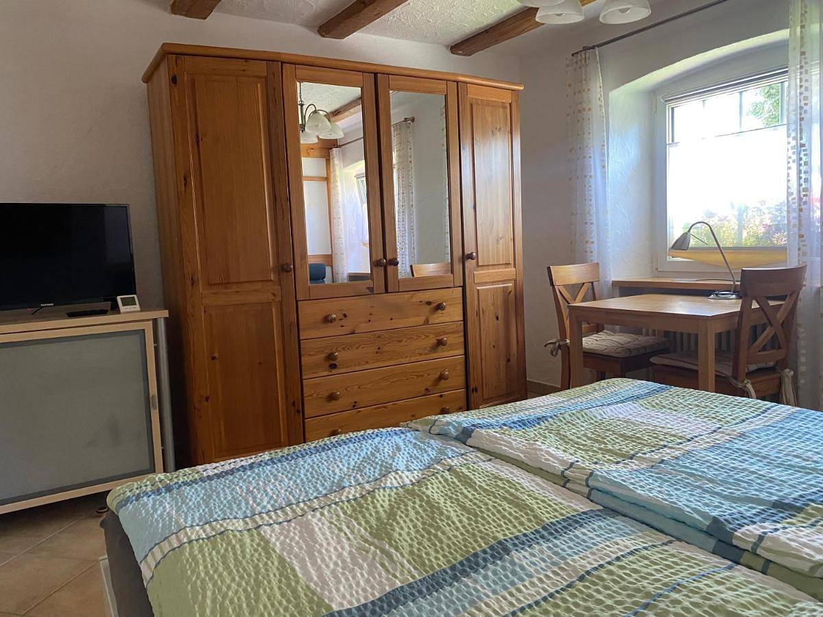 Ganze Ferienwohnung, Ferienzimmer Oelhaf Zimmer in Grau Self Check-In mit Key Tresore in Wilhelmsdorf, Region Bodensee-Oberschwaben