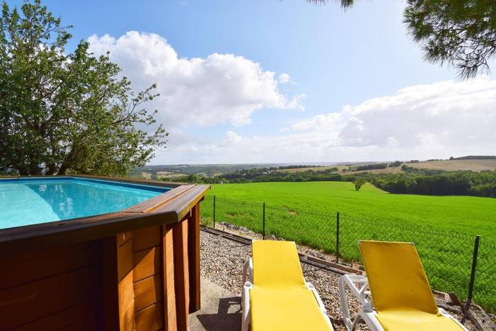 Location de vacances pour 6 personnes, avec Piscine à Perville