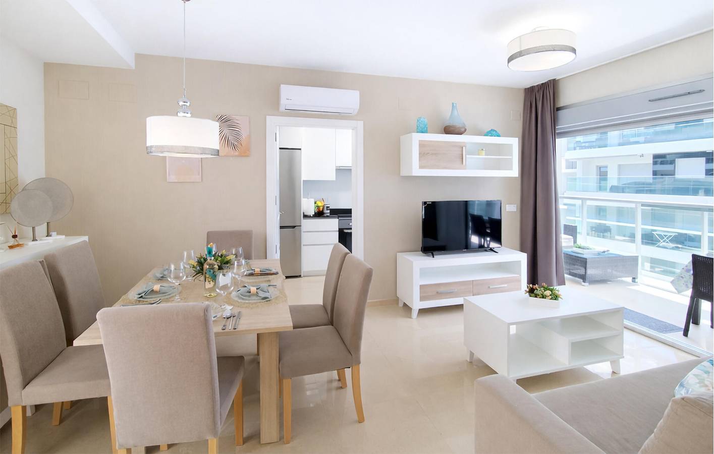 Apartamento vacacional entero, Encantador apartamento de 2 dormitorios con piscina, garaje y terraza cerca de Playa Cudolà in Cabanes, Costa del Azahar