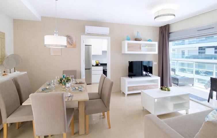 Gîte pour 6 personnes, avec terrasse et piscine, adapté aux familles à Cabanes - 3