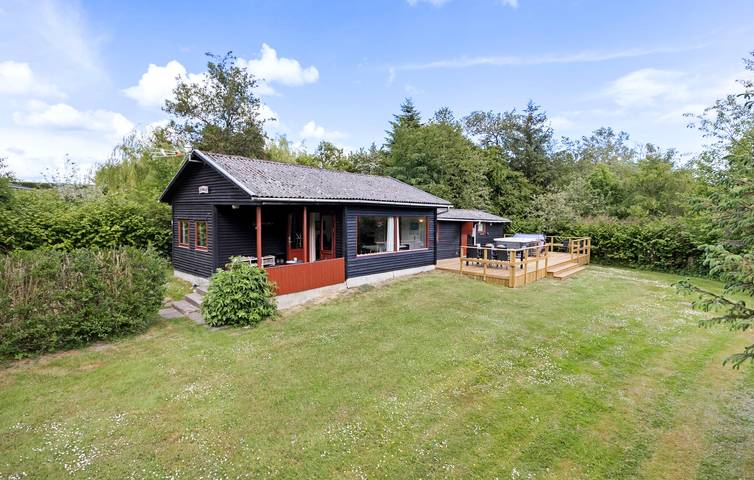 Ferienhaus für 6 Personen, mit Terrasse und Garten in Kegnæs