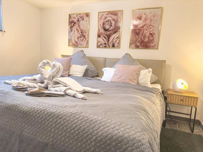 Ferienwohnung für 2 Personen, mit Whirlpool und Terrasse in Sarstedt