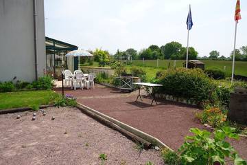 Location de vacances pour 4 personnes, avec terrasse et jardin à Le Molay-Littry