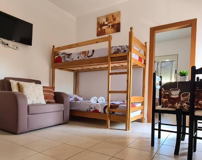 Appart’hôtel pour 3 personnes, avec Balcon et Terrasse ainsi que Jardin et Vue