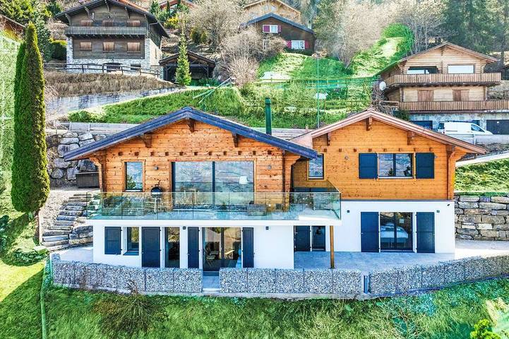 Ferienhaus für 7 Personen, mit Balkon und Garten