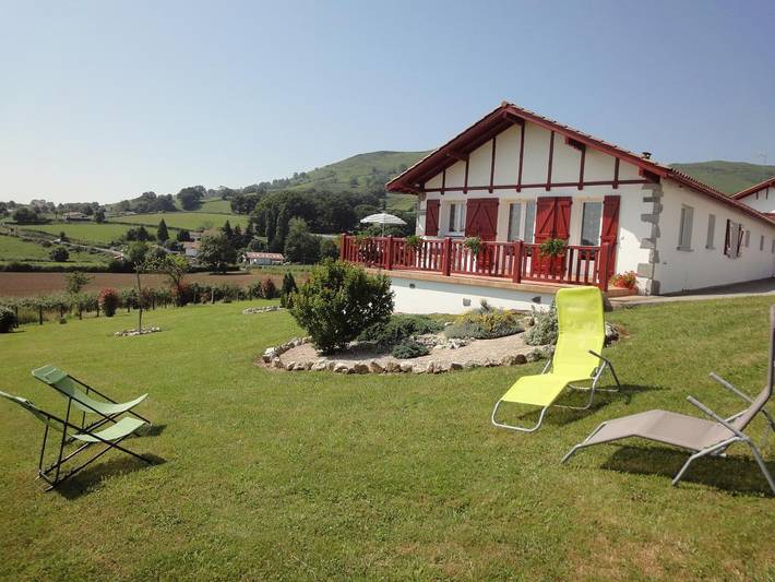 Gîte pour 4 personnes, avec jardin à Hélette