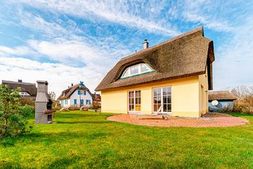 Ferienhaus für 6 Personen, mit Garten und Sauna sowie Terrasse in Glowe
