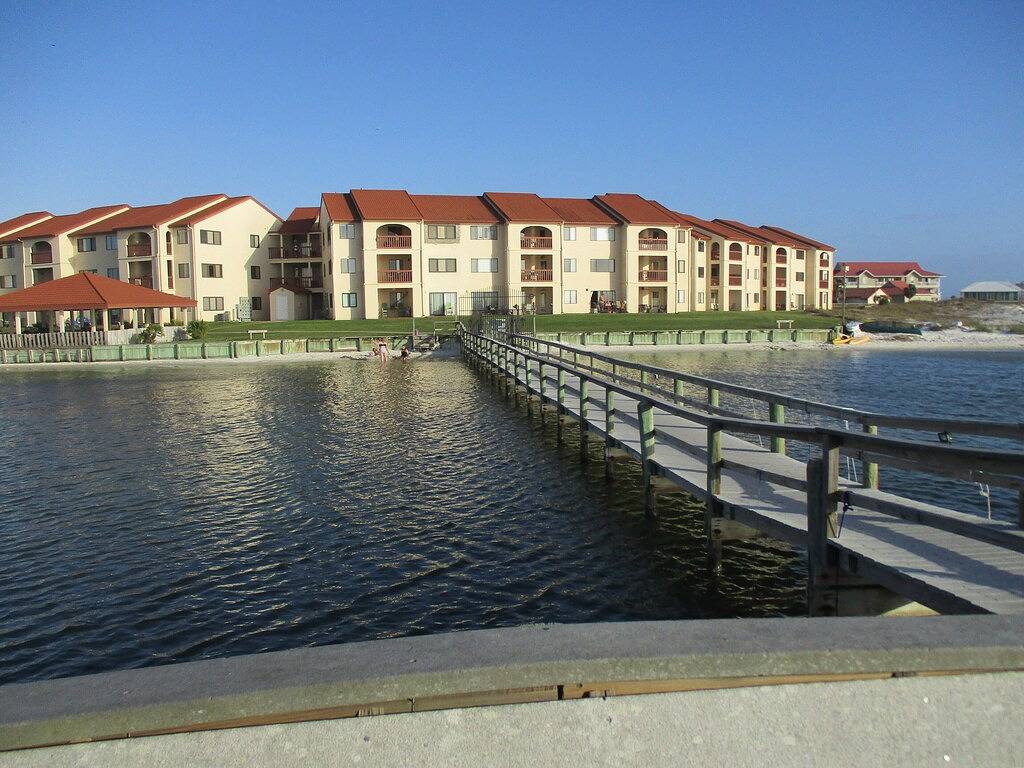 Ganze Wohnung, Das ist es! Eigentumswohnung am Wasser in Navarre Beach mit Pool, Angelpier in Pensacola Beach, Emerald Coast