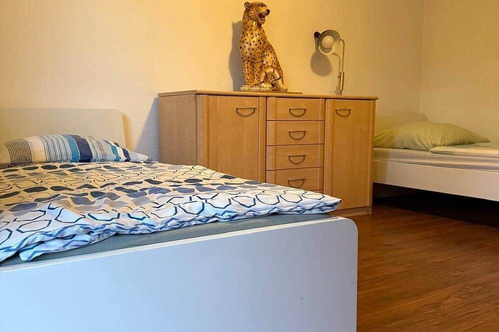 Ganze Wohnung, Monteurwohnung Oberhausen-Rheinhausen, Lönsweg 3, Eg in Oberhausen-Rheinhausen, Rheinebene