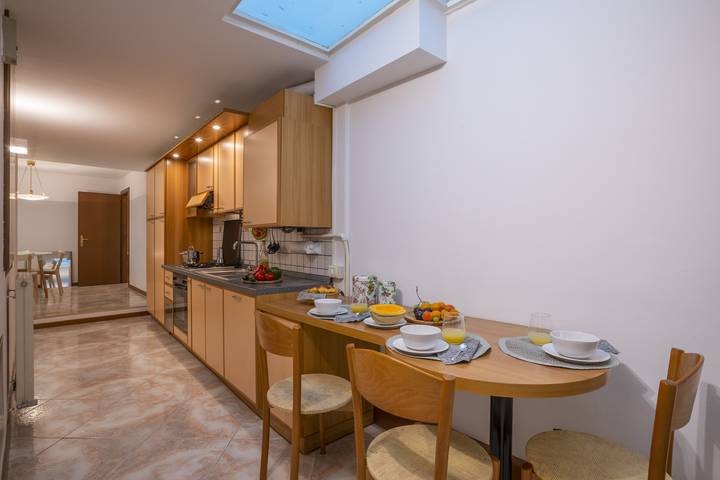 Appartement entier, Cozy Apartment In The Heart Of Riva in Riva del Garda, Montagnes autour du lac de Garde
