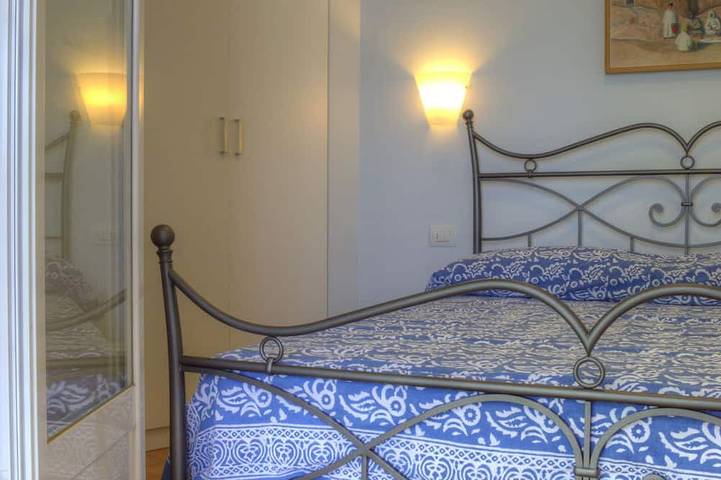 Appartamento intero, Appartamento in villa, fronte mare, 4 posti letto, wifi,  parcheggio privato in Alassio, Riviera di Ponente