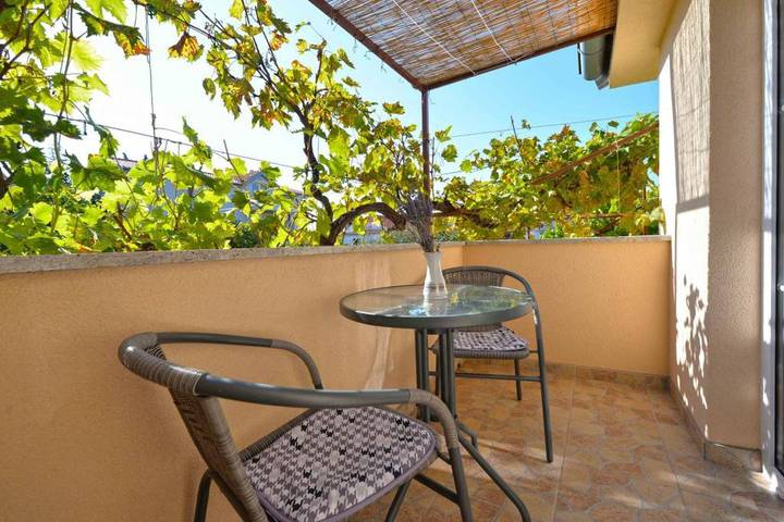 Ferienwohnung für 4 Personen, mit Balkon auf Murter
