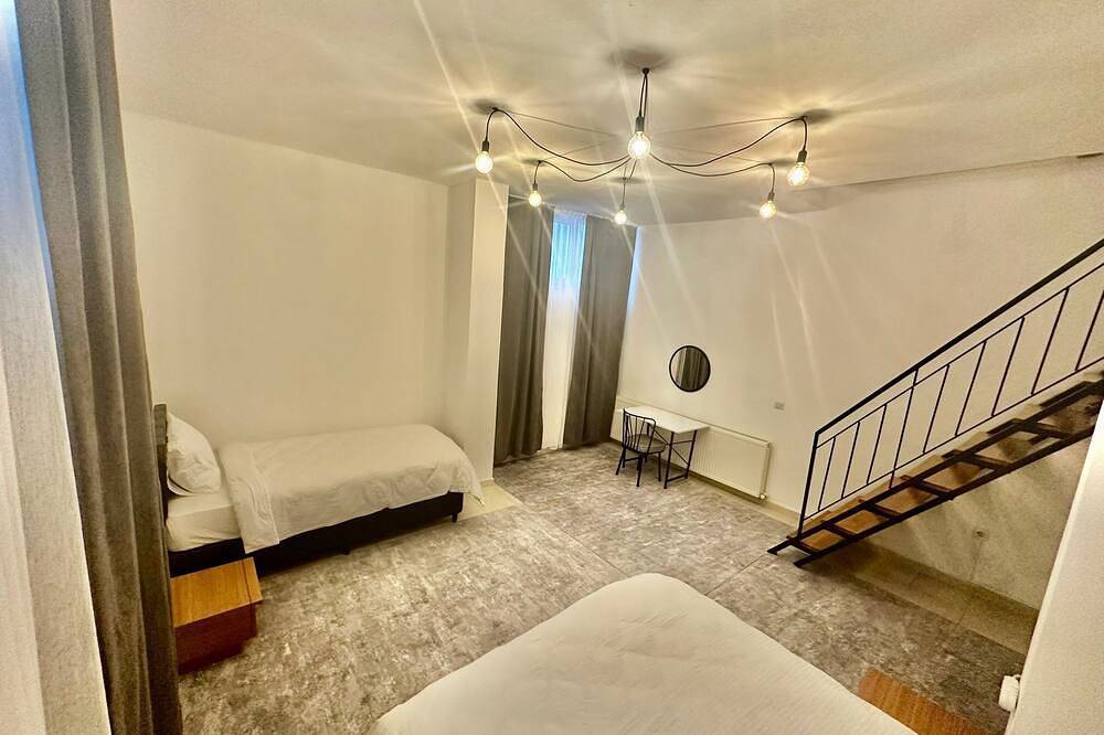 Entire apartment, Chic 2-bedroom apartment with Wifi, Ac in marvelous Antalya in Antalya, Antalya Province