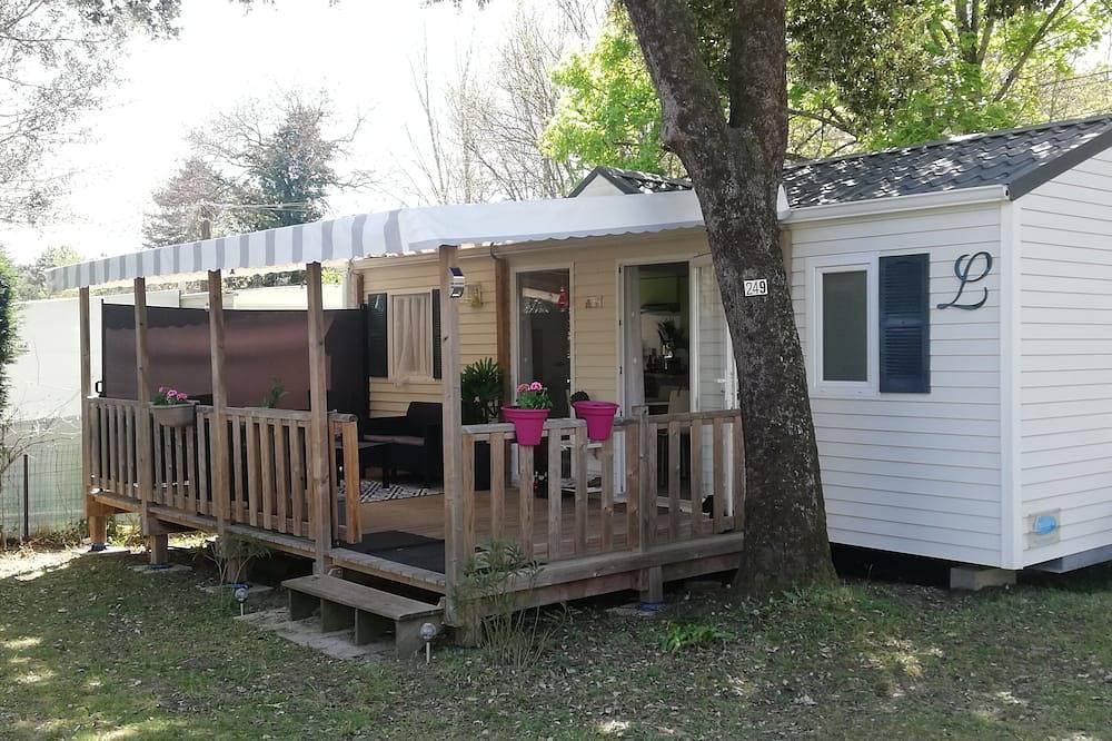 Mobil home climatisé état neuf dans camping avec piscine chauffé, parcelle calme in La Tremblade, Côte de Beauté