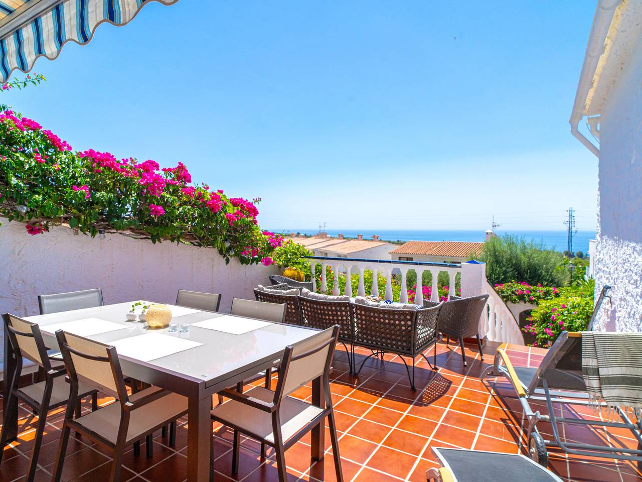 Maison andalouse moderne avec terrasse et jardins à Nerja in Senorio de Capistrano, El Capistrano