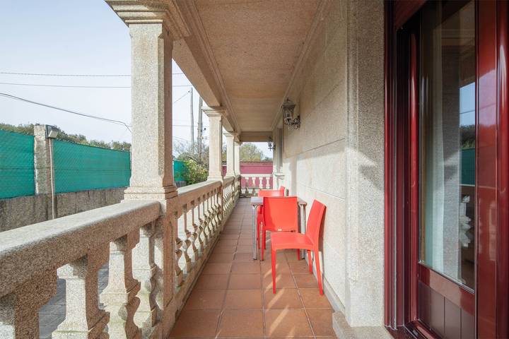 Gîte pour 3 personnes, avec jardin à Cangas