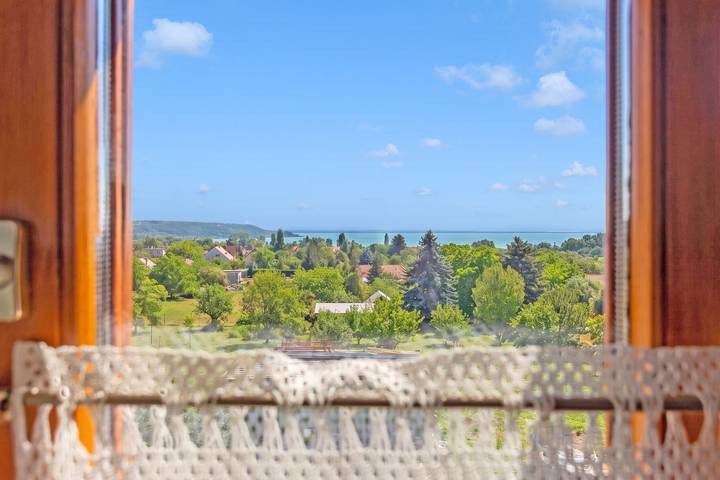 Balaton View From Almadi with Terrace & Garden in Balatonalmadi, Plattensee nordufer