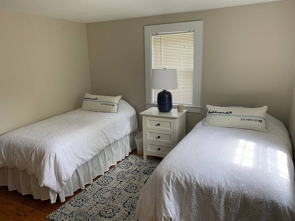 Darling Cape Cottage - Steps from Downtown Harwich Port in Harwich Port, Harwich