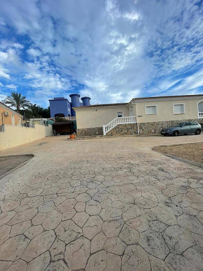 Three-Bedroom Villa in Busot, Costa Blanca