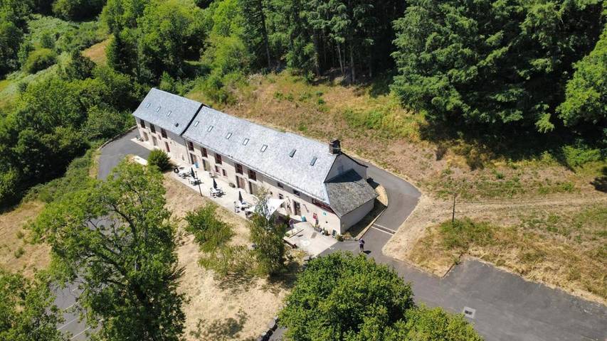 Gîte pour 3 personnes, avec Terrasse et Jardin ainsi que Vue et Vue sur le lac à Condat - 3
